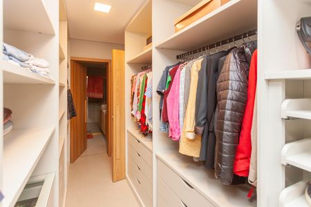 Casa para alugar com 210m², 3 quartos e 3 vagasCloset da suíte
