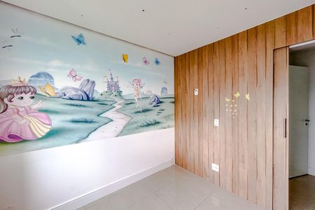 Apartamento à venda com 202m², 5 quartos e 4 vagasQuarto 2