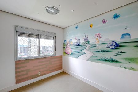 Apartamento à venda com 202m², 5 quartos e 4 vagasQuarto 2