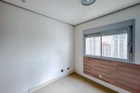 Apartamento à venda com 202m², 5 quartos e 4 vagasQuarto 2