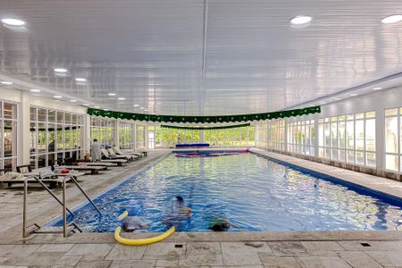 Apartamento à venda com 202m², 5 quartos e 4 vagasÁrea comum - Piscina