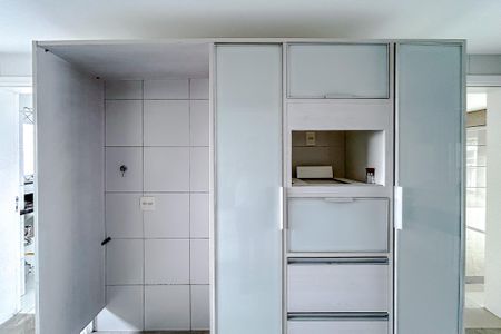 Apartamento à venda com 202m², 5 quartos e 4 vagasCozinha - Armários