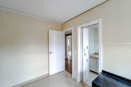 Apartamento à venda com 202m², 5 quartos e 4 vagasQuarto 3 - Suíte