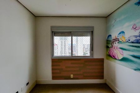 Apartamento à venda com 202m², 5 quartos e 4 vagasQuarto 2