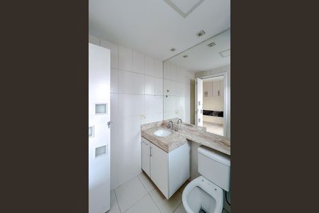 Apartamento à venda com 202m², 5 quartos e 4 vagasBanheiro da Suíte 3