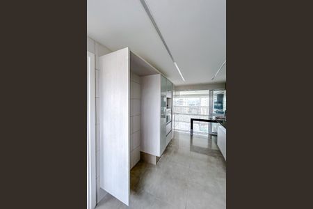 Apartamento à venda com 202m², 5 quartos e 4 vagasCozinha