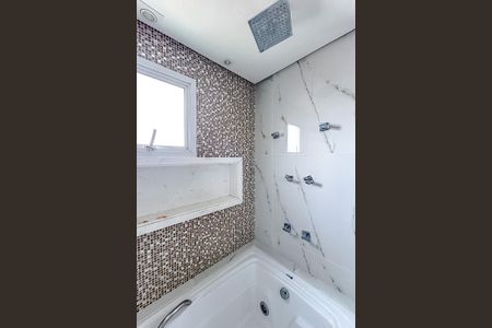 Apartamento à venda com 202m², 5 quartos e 4 vagasBanheiro da Suíte 1