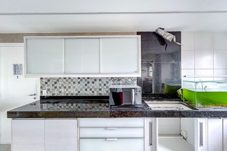 Apartamento à venda com 202m², 5 quartos e 4 vagasCozinha - Armários