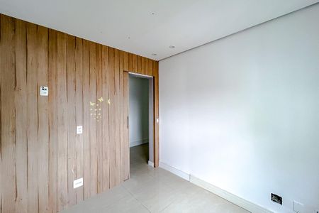 Apartamento à venda com 202m², 5 quartos e 4 vagasQuarto 2