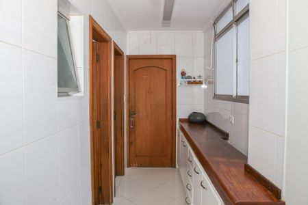 Apartamento à venda com 445m², 4 quartos e 4 vagas Apartamento à venda com 445m², 4 quartos e 4 vagasCozinha e Área de Serviço