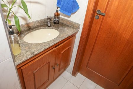 Apartamento à venda com 445m², 4 quartos e 4 vagas Apartamento à venda com 445m², 4 quartos e 4 vagasLavabo