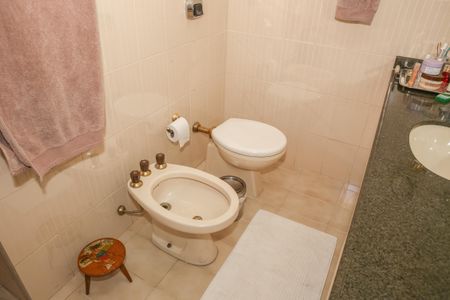 Apartamento à venda com 445m², 4 quartos e 4 vagas Apartamento à venda com 445m², 4 quartos e 4 vagasBanheiro Social