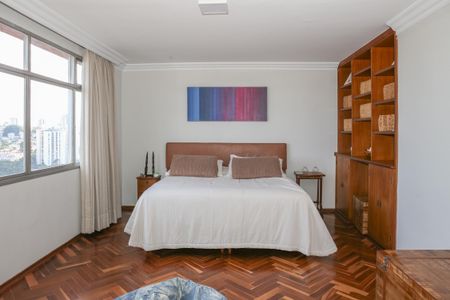 Apartamento à venda com 445m², 4 quartos e 4 vagas Apartamento à venda com 445m², 4 quartos e 4 vagasQuarto