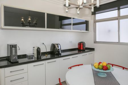 Apartamento à venda com 445m², 4 quartos e 4 vagas Apartamento à venda com 445m², 4 quartos e 4 vagasSala de jantar