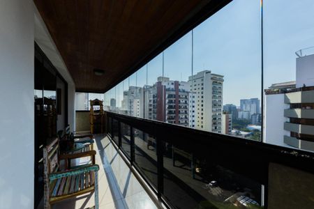 Apartamento à venda com 447m², 5 quartos e 4 vagasVaranda