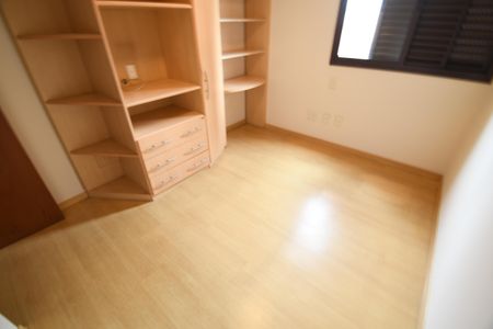 Apartamento à venda com 117m², 3 quartos e 2 vagasQuarto 1