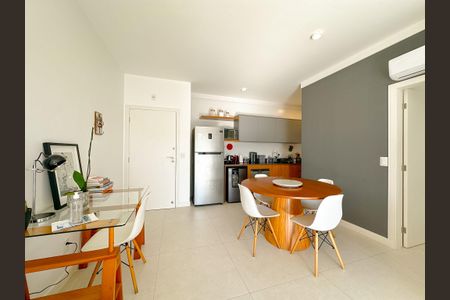 Sala de Jantar de apartamento para alugar com 2 quartos, 70m² em Cachoeira do Bom Jesus, Florianópolis