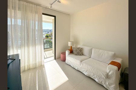 Sala de TV de apartamento para alugar com 2 quartos, 70m² em Cachoeira do Bom Jesus, Florianópolis