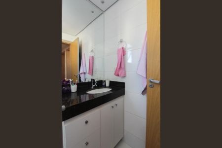 Apartamento para alugar com 190m², 4 quartos e 3 vagas Apartamento para alugar com 190m², 4 quartos e 3 vagasBanheiro Social 1