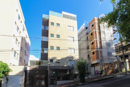 Apartamento para alugar com 190m², 4 quartos e 3 vagas Apartamento para alugar com 190m², 4 quartos e 3 vagasFachada