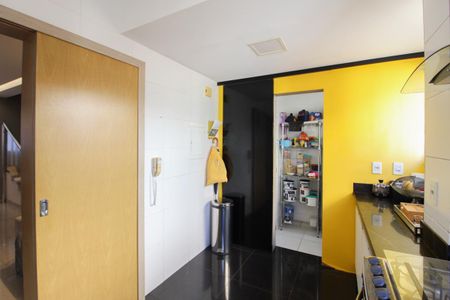 Apartamento para alugar com 190m², 4 quartos e 3 vagas Apartamento para alugar com 190m², 4 quartos e 3 vagasCozinha