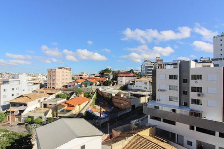 Apartamento para alugar com 190m², 4 quartos e 3 vagas Apartamento para alugar com 190m², 4 quartos e 3 vagasVista
