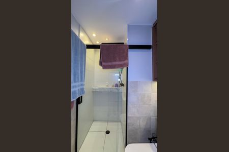 Apartamento à venda com 57m², 2 quartos e 1 vaga Apartamento à venda com 57m², 2 quartos e 1 vagaBanheiro da Suíte