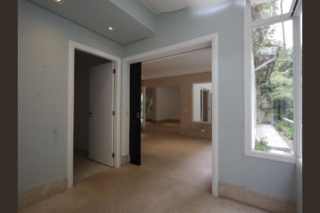 Casa de condomínio à venda com 483m², 4 quartos e 4 vagasSala de almoço