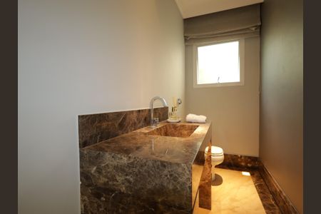 Casa de condomínio à venda com 483m², 4 quartos e 4 vagasLavabo