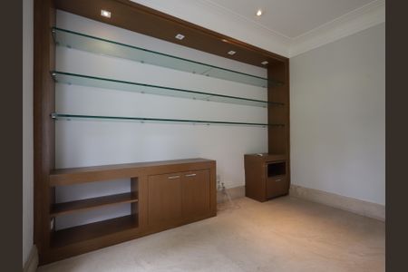 Casa de condomínio à venda com 483m², 4 quartos e 4 vagasEscritório