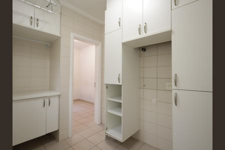 Casa de condomínio à venda com 483m², 4 quartos e 4 vagasÁrea de Serviço