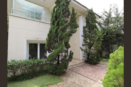 Casa de condomínio à venda com 483m², 4 quartos e 4 vagasFachada