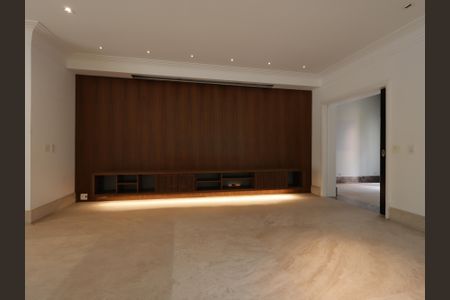 Casa de condomínio à venda com 483m², 4 quartos e 4 vagasSala