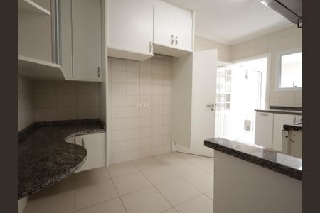 Casa de condomínio à venda com 483m², 4 quartos e 4 vagasCozinha