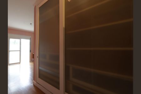 Casa de condomínio à venda com 483m², 4 quartos e 4 vagasSuíte 2