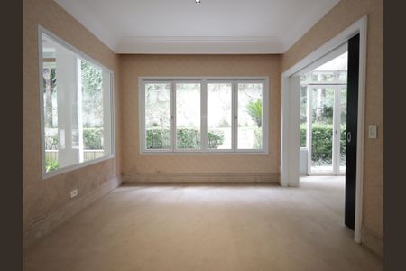 Casa de condomínio à venda com 483m², 4 quartos e 4 vagasSala de Jantar