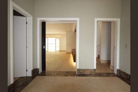 Casa de condomínio à venda com 483m², 4 quartos e 4 vagasHall de entrada