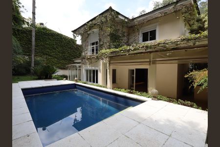 Casa de condomínio à venda com 483m², 4 quartos e 4 vagasPiscina