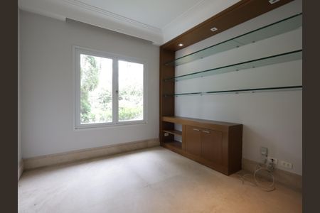 Casa de condomínio à venda com 483m², 4 quartos e 4 vagasEscritório