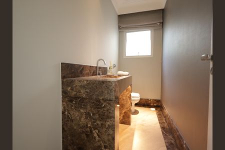 Casa de condomínio à venda com 483m², 4 quartos e 4 vagasLavabo