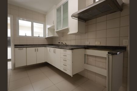 Casa de condomínio à venda com 483m², 4 quartos e 4 vagasCozinha