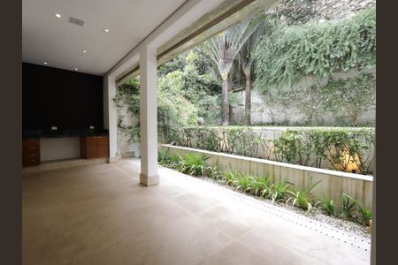 Casa de condomínio à venda com 483m², 4 quartos e 4 vagasVaranda