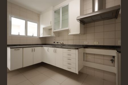 Casa de condomínio à venda com 483m², 4 quartos e 4 vagasCozinha