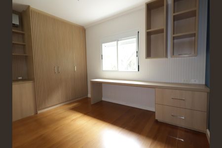 Casa de condomínio à venda com 483m², 4 quartos e 4 vagasSuíte 3