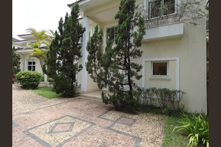 Casa de condomínio à venda com 483m², 4 quartos e 4 vagasFachada