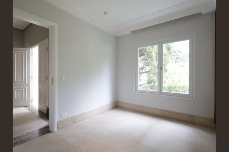 Casa de condomínio à venda com 483m², 4 quartos e 4 vagasEscritório