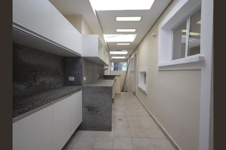 Casa de condomínio à venda com 483m², 4 quartos e 4 vagasÁrea de Serviço