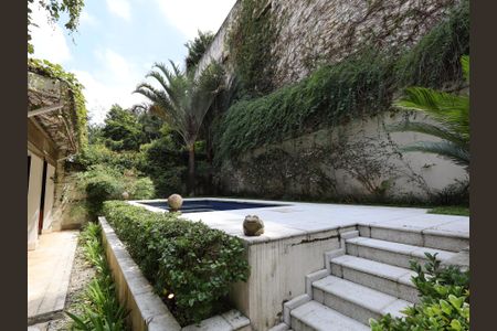 Casa de condomínio à venda com 483m², 4 quartos e 4 vagasÁrea externa