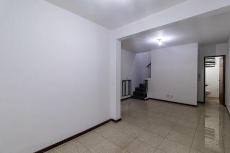 Casa de condomínio à venda com 109m², 3 quartos e 1 vagaSala