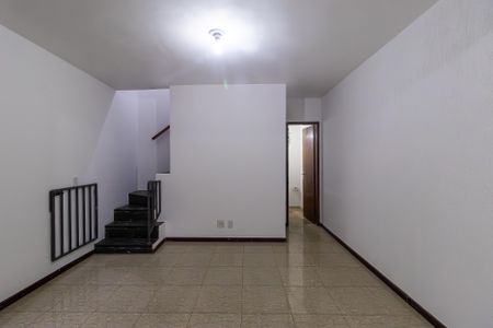 Sala de casa de condomínio à venda com 3 quartos, 109m² em Dona Clara, Belo Horizonte